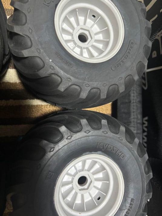 Kyosho USA-1 Tires & Unopened Body Set with Over Fender - Used