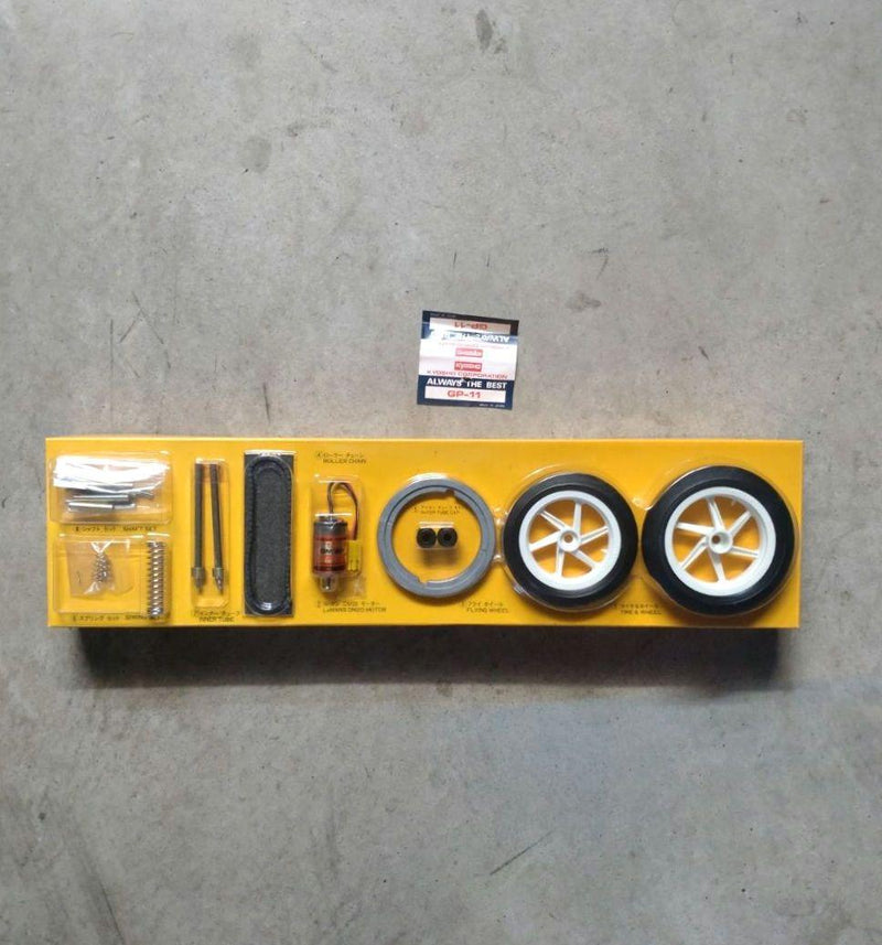 Load image into Gallery viewer, Used Kyosho 1/8 Honda NSR500 Grand Prix Racer Vintage Unassembled Kit
