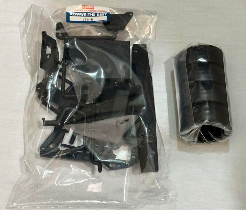 Laden Sie das Bild in Galerie -Viewer, Kyosho V-ONE S II ALFA 156 GTA SUPER 2000 GP Car Kit New Box Damaged - Used
