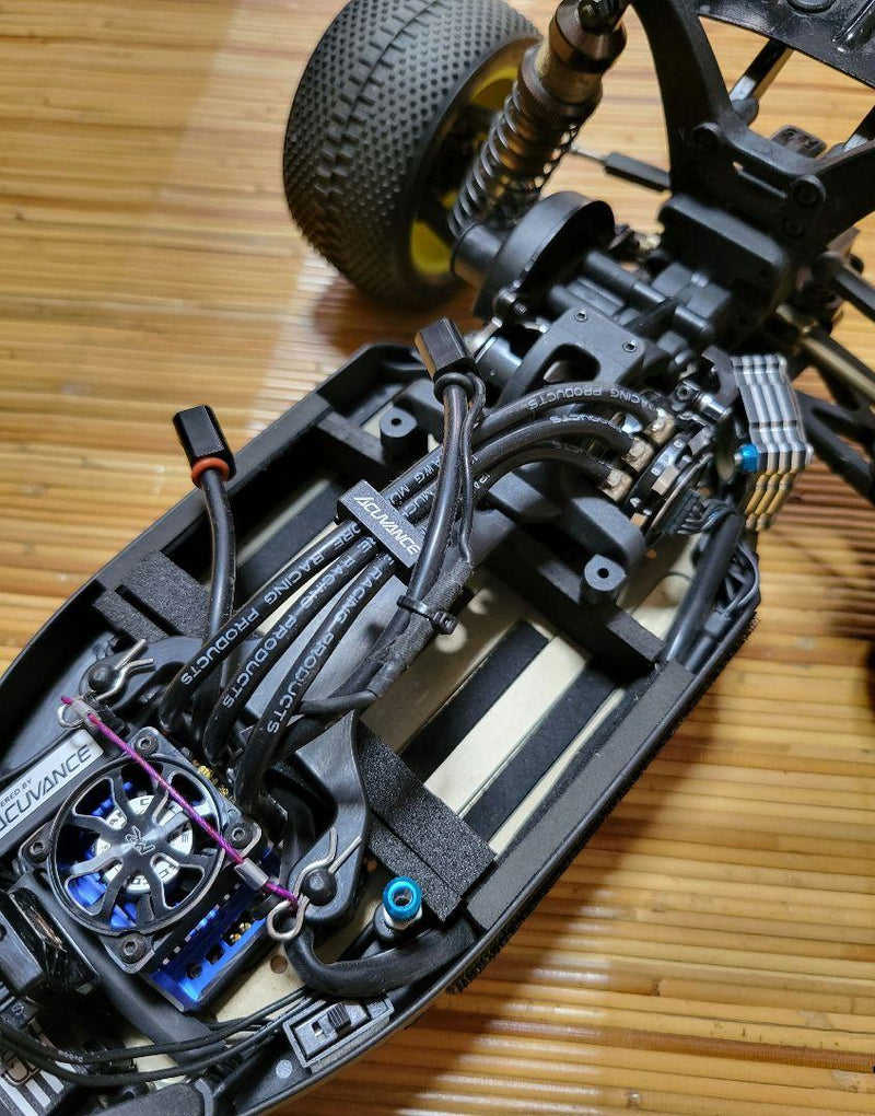 Load image into Gallery viewer, Used Kyosho Ultima RB7 2WD Off-Road Car Used with Sanwa Receiver and Match More Motor
