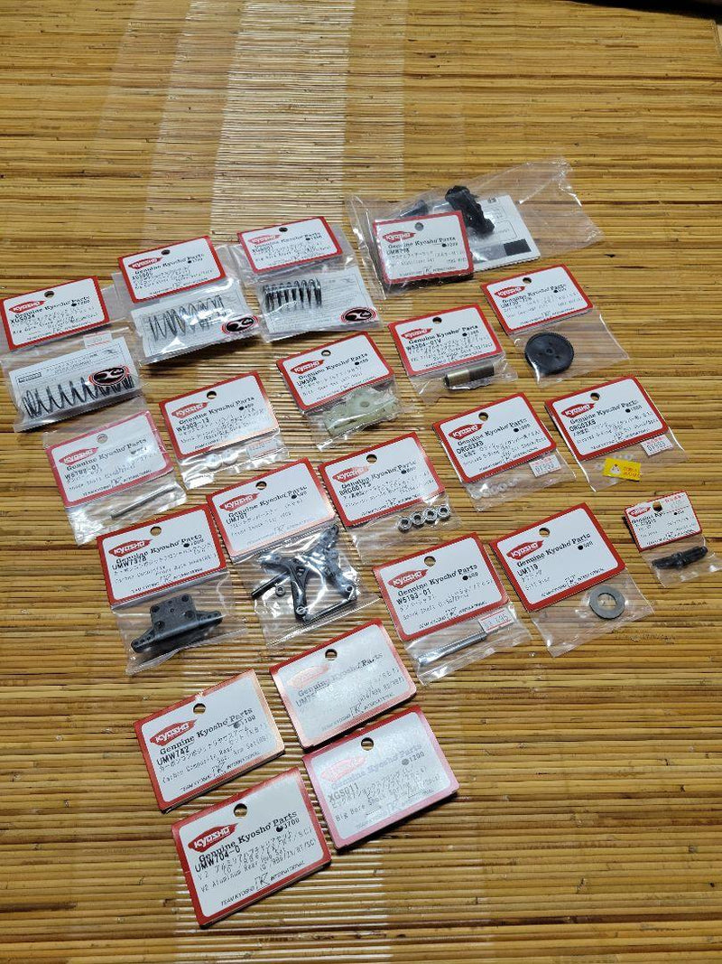 Load image into Gallery viewer, Used Kyosho Ultima RB7 2WD Off-Road Car Used with Sanwa Receiver and Match More Motor
