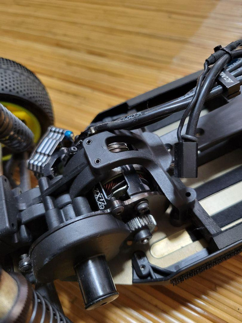 Load image into Gallery viewer, Used Kyosho Ultima RB7 2WD Off-Road Car Used with Sanwa Receiver and Match More Motor
