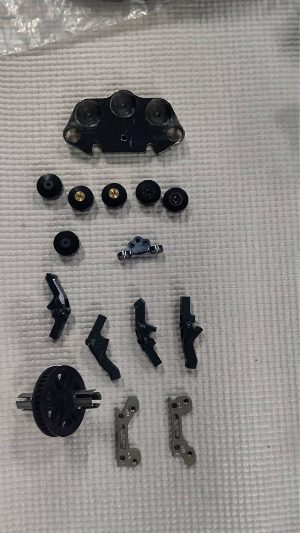Load image into Gallery viewer, Used Mugen MTC2 FWD with Spare Parts &amp; 2 Yaris Bodies
