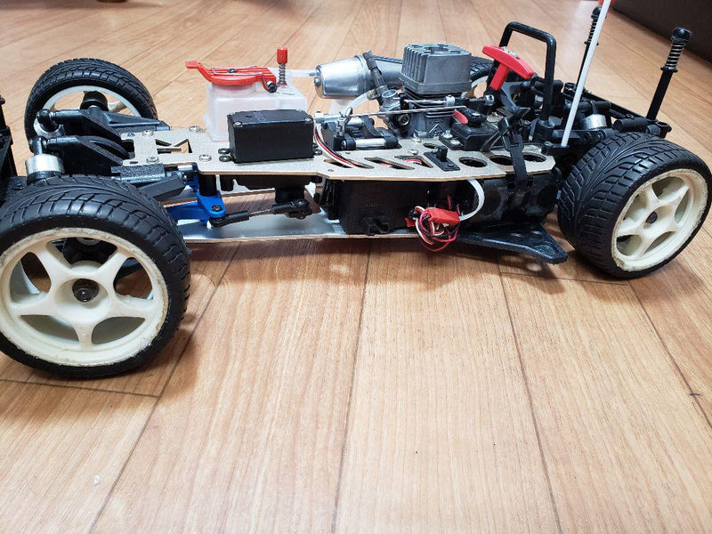 Load image into Gallery viewer, Used Kyosho 1/10 GP Super 10 FW-03 Vintage Engine RC Car
