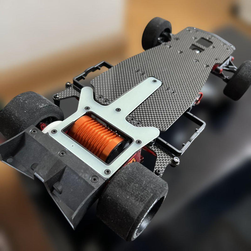 Load image into Gallery viewer, Used Kyosho Porsche 962C Joest Racing Carbon Edition Unassembled Kit
