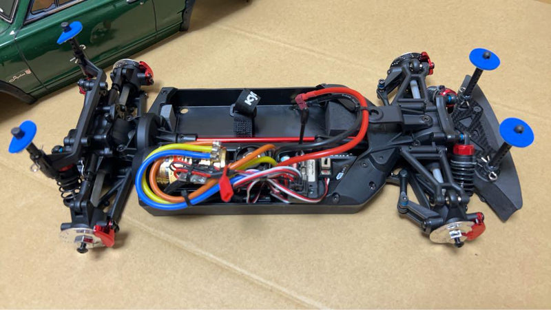 Load image into Gallery viewer, Used Kyosho Hakosuka Skyline 2000GT-R PKGC10 Assembled with Electronics Unused
