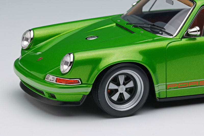 Laden Sie das Bild in Galerie -Viewer, VISION VM111U Singer 911(964) Coupe Kauai Green Metallic Limited 100pcs Make Up 1/43 VM111U
