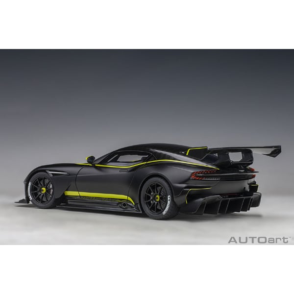 Cargue la imagen en el visor de la galería, AUTOart 70262 1/18 Aston Martin Vulcan Negro Mate/Verde Lima Rayas Diecast
