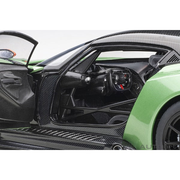 Chargez l&#39;image dans la visionneuse de la galerie, AUTOart 70263 1/18 Aston Martin Vulcan vert métallisé moulé sous pression
