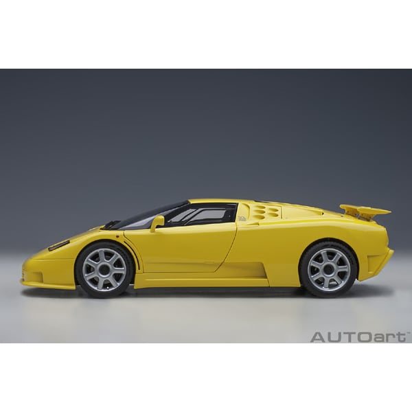 Cargue la imagen en el visor de la galería, AUTOart 70918 1/18 Bugatti EB110 SS Coche fundido a presión compuesto amarillo
