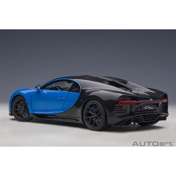 Cargue la imagen en el visor de la galería, AUTOart 70997 1/18 Bugatti Chiron Sport 2019 Azul francés/Negro carbón compuesto fundido a presión
