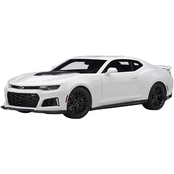 Laden Sie das Bild in Galerie -Viewer, AUTOart 71206 1/18 Chevrolet Camaro ZL1 2017 White Diecast
