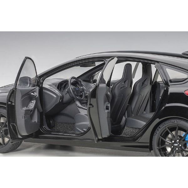 Load image into Gallery viewer, AUTOart 72952 1/18 Ford Focus RS Black Diecast
