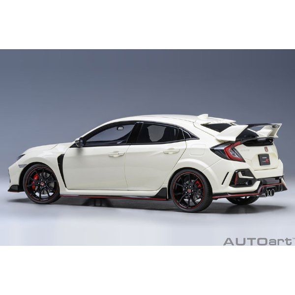 Laden Sie das Bild in Galerie -Viewer, AUTOart 73220 1/18 Honda Civic Type R FK8 2021 Championship White Diecast
