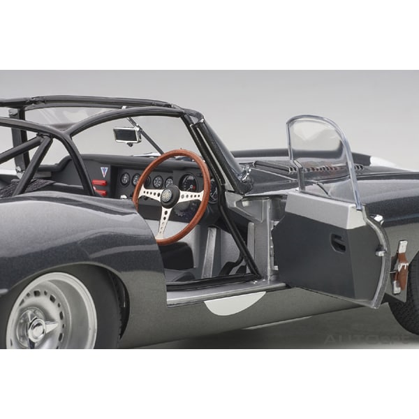 Laden Sie das Bild in Galerie -Viewer, AUTOart 73647 1/18 Jaguar Lightweight E-Type Dark Grey Diecast
