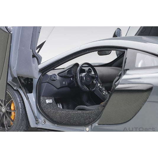 AUTOart 76047 1/18 McLaren 675LT gris moulé sous pression