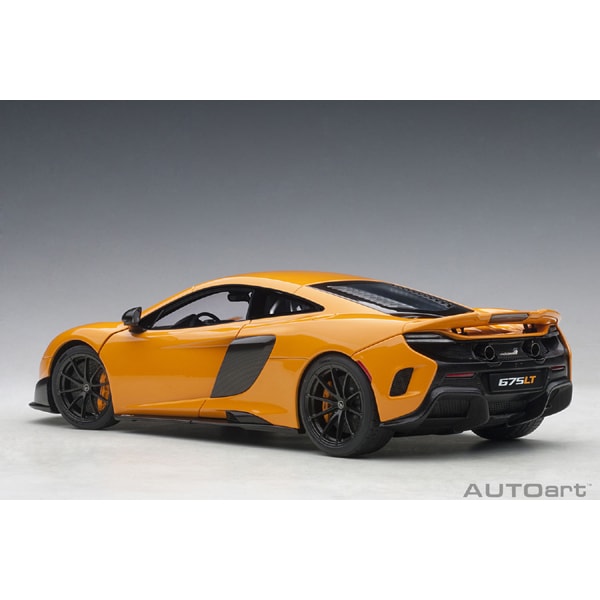 Laden Sie das Bild in Galerie -Viewer, AUTOart 76048 1/18 McLaren 675LT Orange Diecast
