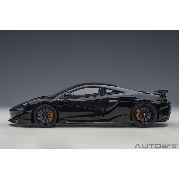 Cargue la imagen en el visor de la galería, AUTOart 76081 1/18 McLaren 600LT negro con techo de carbono fundido a presión
