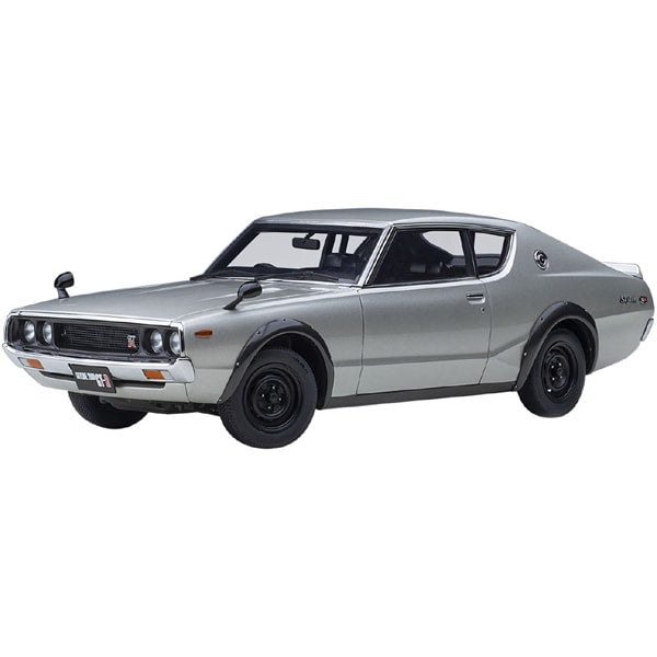 Laden Sie das Bild in Galerie -Viewer, AUTOart 77471 1/18 Nissan Skyline 2000 GT-R KPGC110 Silver 1/18 Scale Diecast
