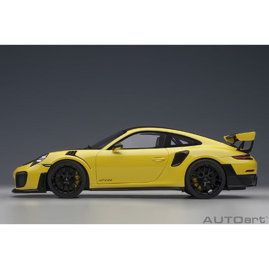 AUTOart 78172 1/18 Porsche 911 (991.2) GT2 RS Weissach Package jaune/noir carbone moulé sous pression