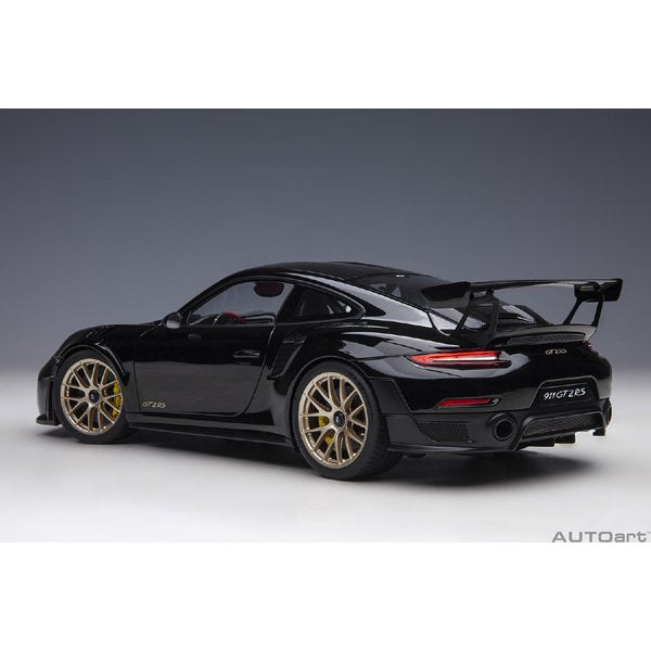 Cargue la imagen en el visor de la galería, AUTOart 78186 1/18 Porsche 911 991.2 GT2 RS Paquete Weissach negro/negro carbón fundido a presión
