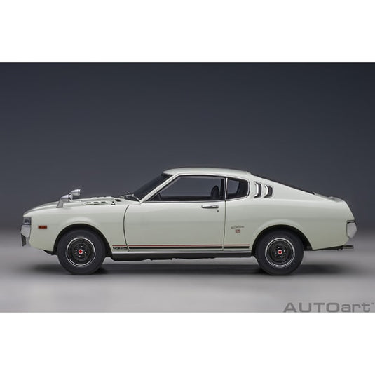 AUTOart 78766 1/18 Toyota Celica Liftback 2000GT RA25 1973 blanc