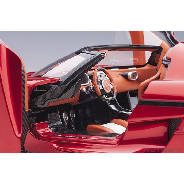 Laden Sie das Bild in Galerie -Viewer, AUTOart 79026 1/18 Koenigsegg Regera Candy Red Diecast
