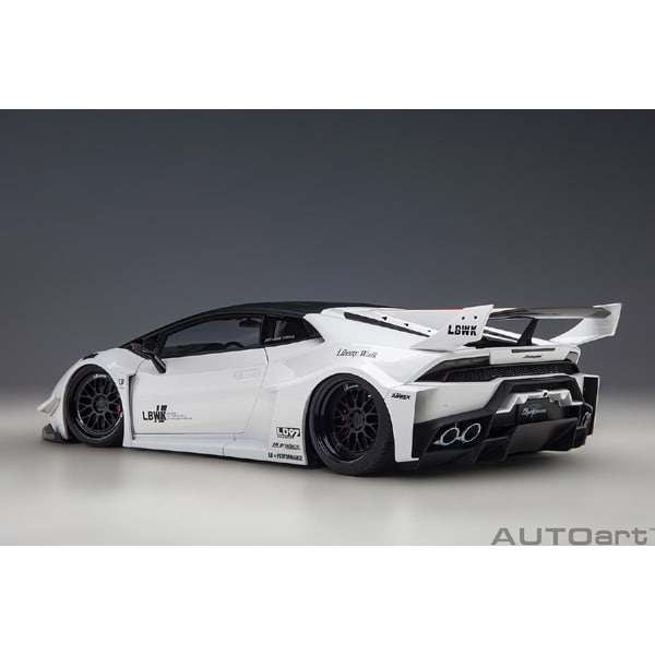 Laden Sie das Bild in Galerie -Viewer, AUTOart 79125 1/18 Liberty Walk LB Silhouette Works Lamborghini Huracan GT White Diecast
