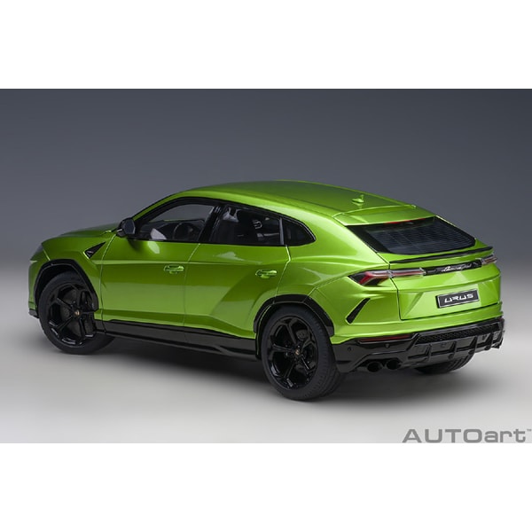 Chargez l&#39;image dans la visionneuse de la galerie, AUTOart 79169 1/18 Lamborghini Urus vert perle
