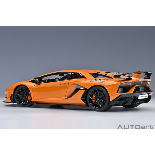 Cargue la imagen en el visor de la galería, AUTOart 79218 1/18 Lamborghini Aventador SVJ Perla Naranja Diecast
