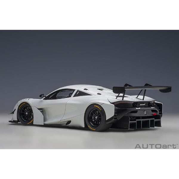 Laden Sie das Bild in Galerie -Viewer, AUTOart 819403 1/18 McLaren 720S GT3 White Diecast
