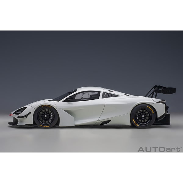 Laden Sie das Bild in Galerie -Viewer, AUTOart 819403 1/18 McLaren 720S GT3 White Diecast
