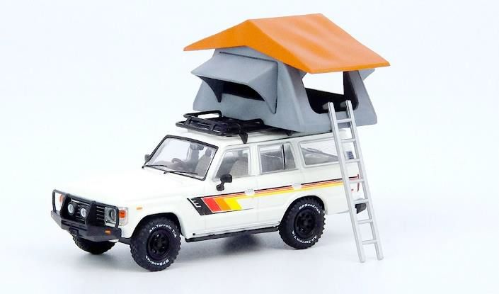 Load image into Gallery viewer, INNO Models 1/64 Toyota Land Cruiser FJ60 Auto Camping Diorama with Figures
