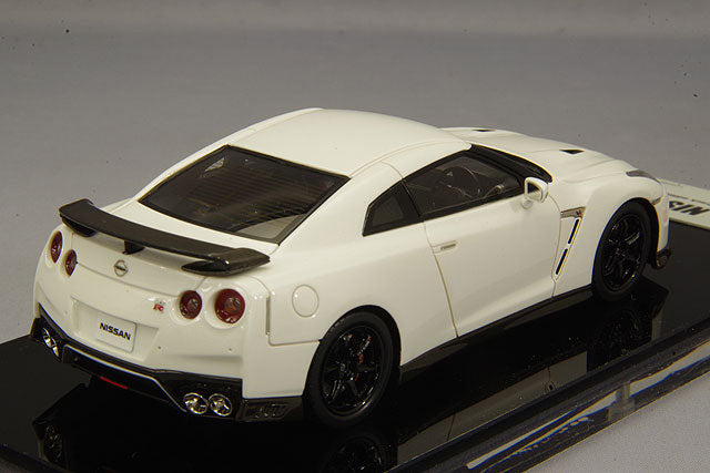 Chargez l&#39;image dans la visionneuse de la galerie, EIDOLON 1/43 Nissan GT-R Track Edition Engineered by NISMO 2017 Brilliant White Pearl
