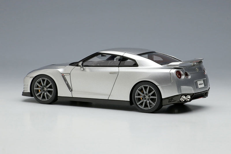 Carica immagine in Galleria Viewer, EIDOLON EM414C Nissan GT-R 2014 (Premium edition) Ultimate Silver Metallic
