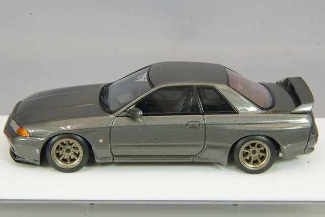 Laden Sie das Bild in Galerie -Viewer, EIDOLON 1/43 Nissan Skyline GT-R (BNR32) RS Watanabe 8 Spoke Wheels Gunmetal Gray
