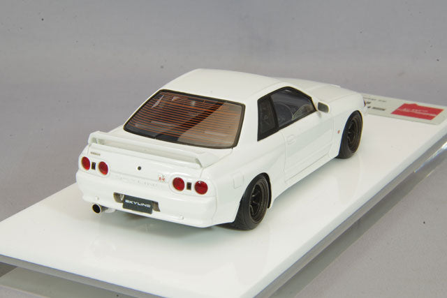 Load image into Gallery viewer, EIDOLON 1/43 Nissan Skyline GT-R (BNR32) RS Watanabe 8 Spoke Wheels Crystal White
