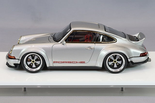 Laden Sie das Bild in Galerie -Viewer, EIDOLON 1/43 Singer 911 DLS Racer X 2022 Silver
