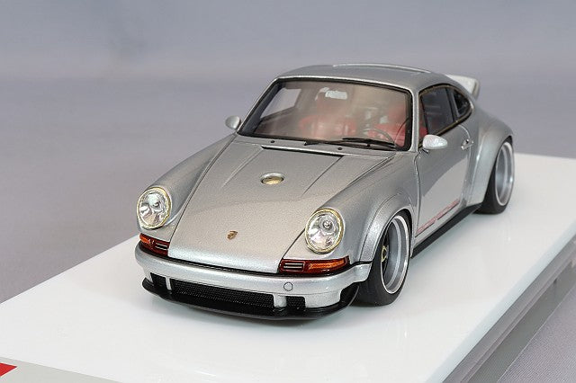 Chargez l&#39;image dans la visionneuse de la galerie, EIDOLON 1/43 Singer 911 DLS Racer X 2022 Silver
