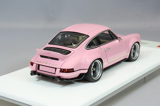 Laden Sie das Bild in Galerie -Viewer, EIDOLON 1/43 Singer 911 DLS 2022 Pink
