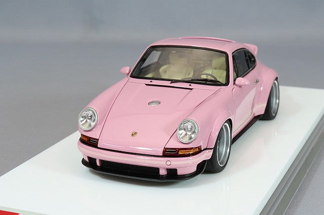 Laden Sie das Bild in Galerie -Viewer, EIDOLON 1/43 Singer 911 DLS 2022 Pink
