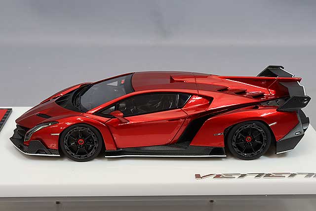 Laden Sie das Bild in Galerie -Viewer, EIDOLON 1/43 Lamborghini Veneno 2013 Candy Red
