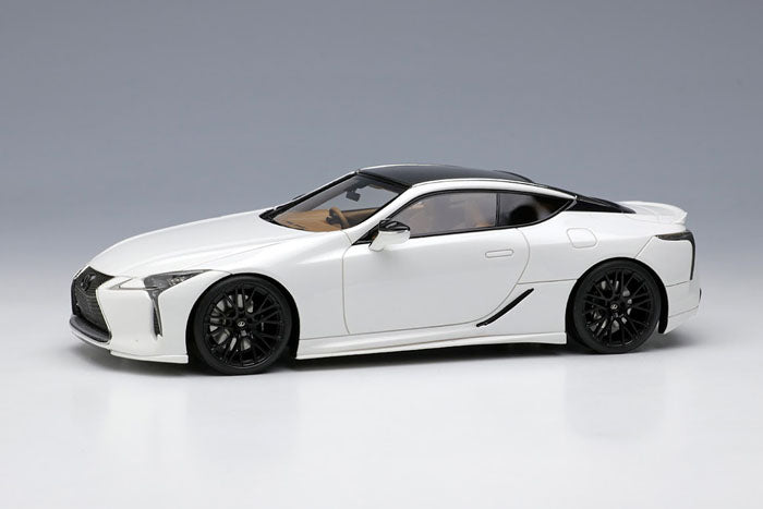 Cargue la imagen en el visor de la galería, EIDOLON EM617C Lexus LC500 TRD Aero Paquete Blanco Nova Glass Flake Limited 70 piezas
