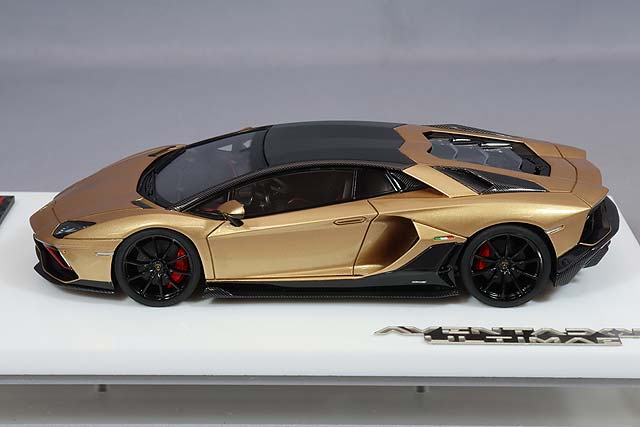 Laden Sie das Bild in Galerie -Viewer, EIDOLON 1/43 Lamborghini Aventador LP780-4 Ultimae 2021 Nireo Wheels Oro Elios
