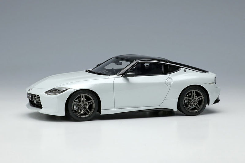 Load image into Gallery viewer, EIDOLON EM648E Nissan Fairlady Z (RZ34) 2023 (JP) Prism White / Super Black
