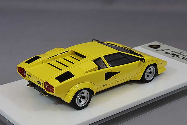 Load image into Gallery viewer, EIDOLON 1/43 Lamborghini Countach LP5000S 1982 Yellow (Black Interior)
