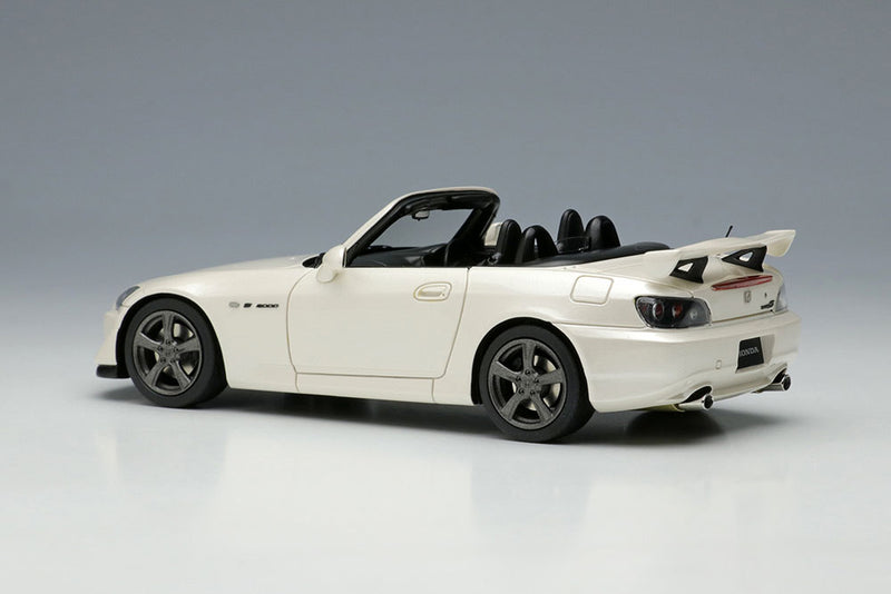 Laden Sie das Bild in Galerie -Viewer, EIDOLON EM678F Honda S2000 (AP2) Type S 2007 Platinum White Pearl
