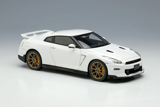 EIDOLON EM684B Nissan GT-R Premium edición T-spec 2024 Blanco Brillante Perla 1/43