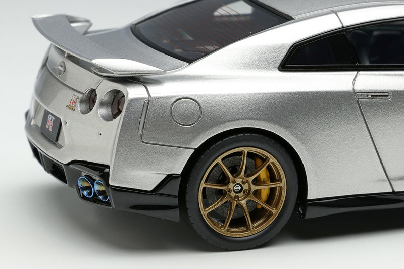 Chargez l&#39;image dans la visionneuse de la galerie, EIDOLON EM684C Nissan GT-R édition Premium T-spec 2024 Ultimate Metal Argent 1/43
