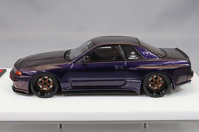 Laden Sie das Bild in Galerie -Viewer, EIDOLON 1/43 Garage Active Full Dry Carbon R SEMA Show 2022 Visible Carbon Midnight Purple 3
